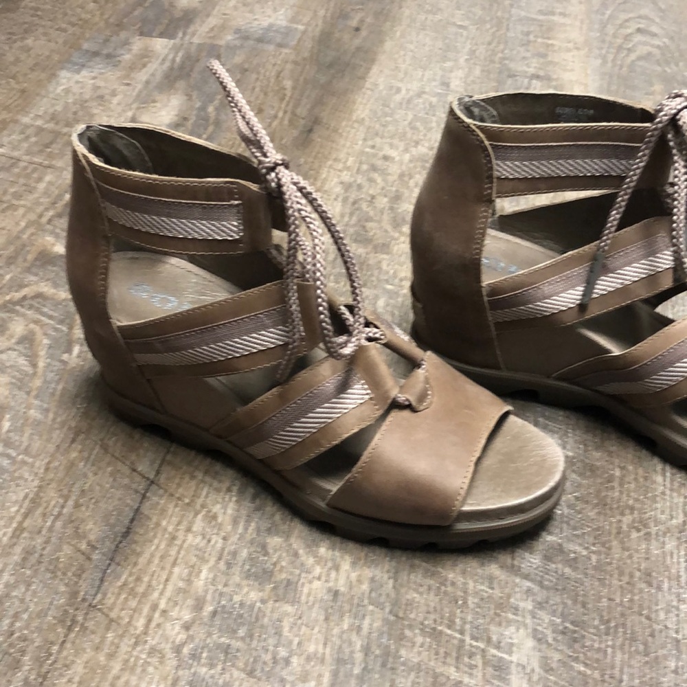 Sorel lace up wedge sandal